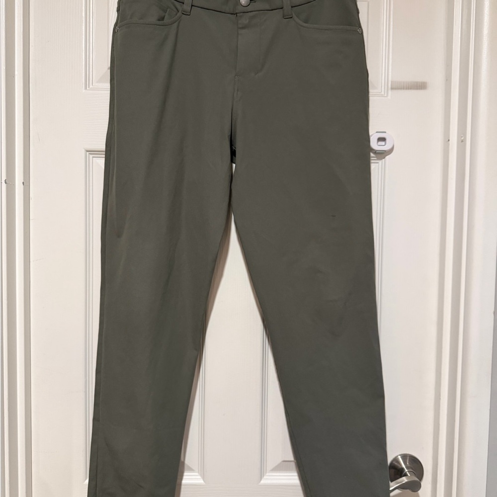 lululemon ABC Men’s Pants - size 31 Olive Utility Slim Pants